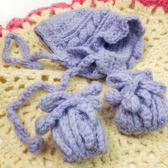 VTG Hand Knit Lavender Baby Bonnet and Booties Sz 0 Newborn - Picture 3 of 8